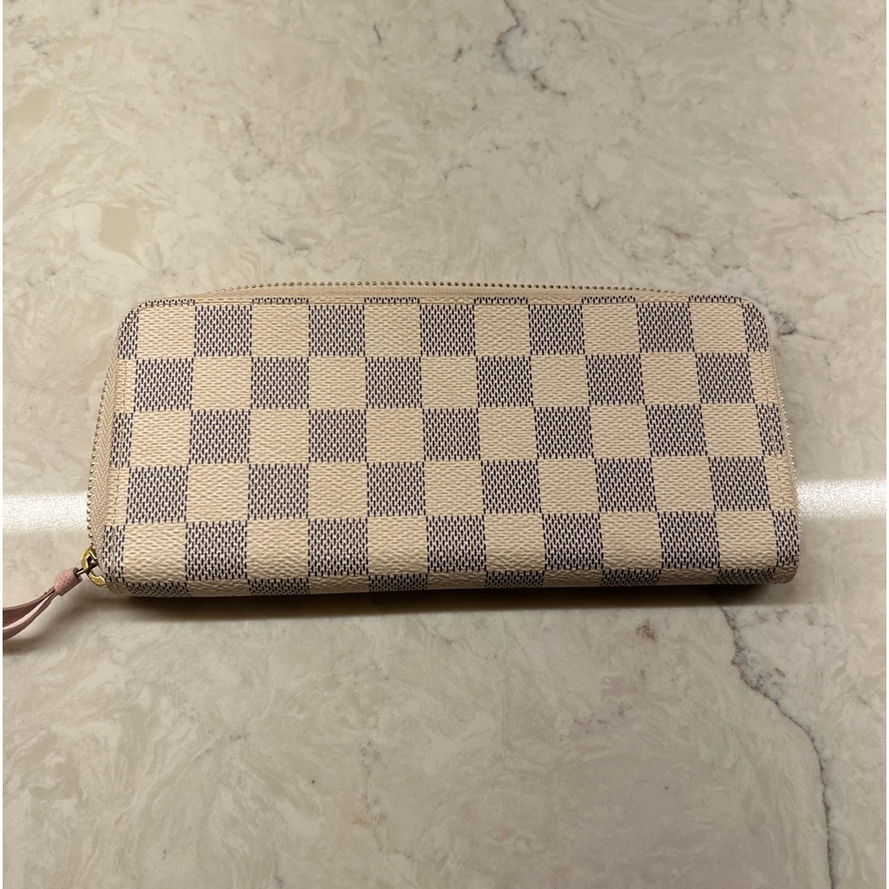✨️💎Authentic Louis Vuitton Clemence zippy wallet Damier azur